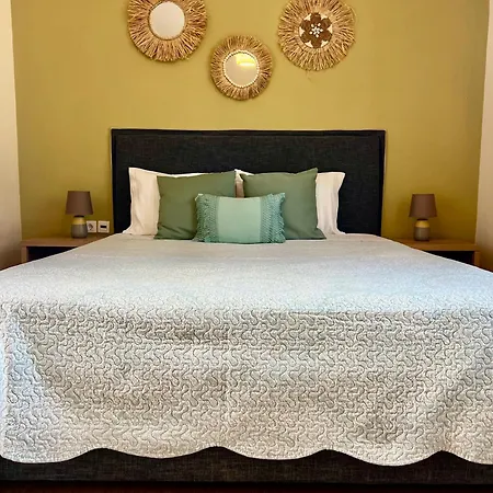 Apartment Karma - Modern